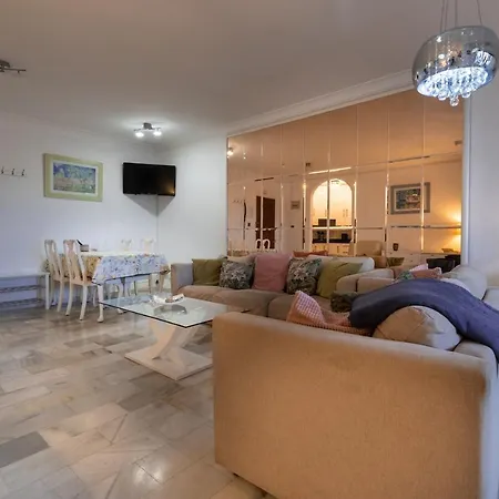 Neptune Suite-hosted By Sweetstay Apartment *