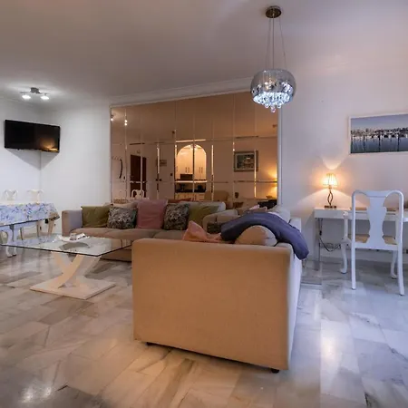 Apartment Neptune Suite-hosted By Sweetstay Gibraltar