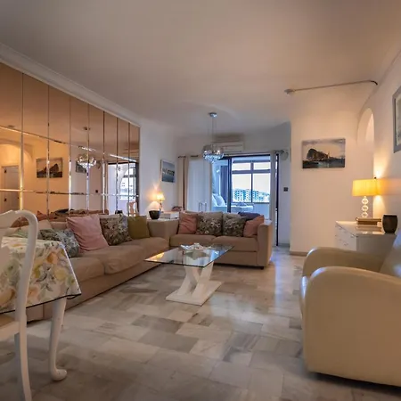Neptune Suite-hosted By Sweetstay * Gibraltar