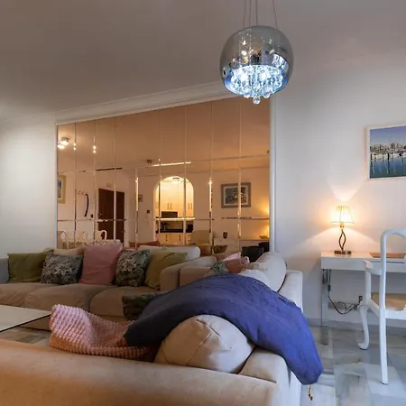 Neptune Suite-hosted By Sweetstay