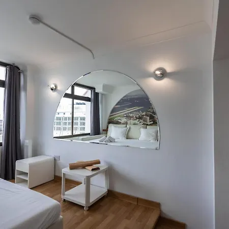 Neptune Suite-hosted By Sweetstay Apartment Gibraltar