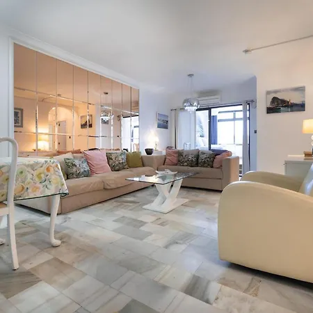Neptune Suite-hosted By Sweetstay Apartment *