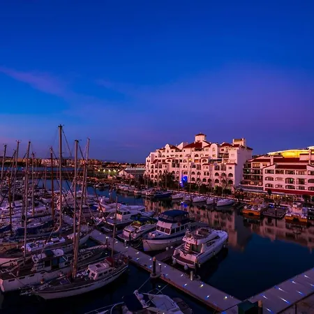 Neptune Suite-hosted By Sweetstay * Gibraltar